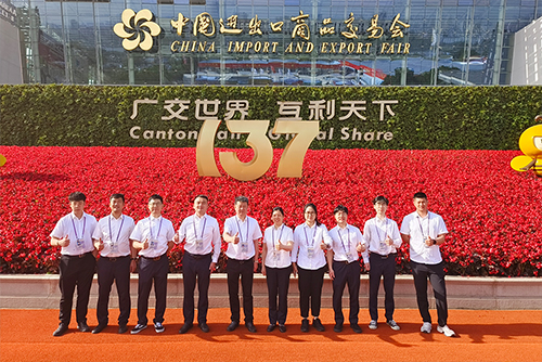 全新自研双向智能折边机首次亮相广交会