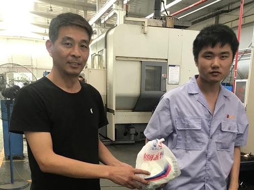 精功科技开展高温慰问活动