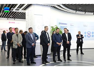 雅安市雨城区委书记冯俊涛一行莅临精工科技参观交流