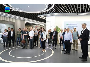 中国船级社专家到访精工科技