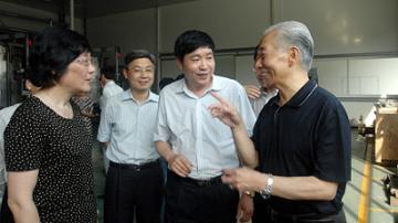 水利部原部长汪恕诚考察精功科技