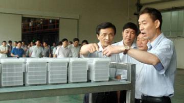 绍兴市工业经济转型升级现场工作会议 与会人员考察精功科技