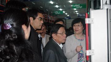 常州横山桥镇党政领导一行参观考察精功科技