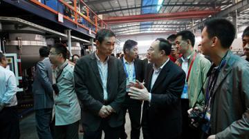 借钢构盛会之风 话我科技新产品 <br>&mdash;&mdash;2012年全国建筑钢结构行业大会参观考察精功科技之小篇