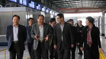 绍兴市代市长俞志宏调研精功科技