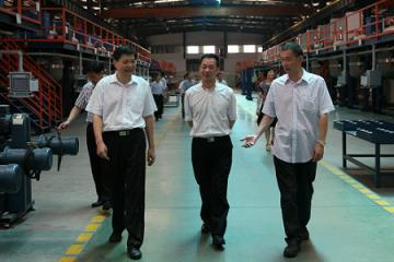 绍兴市委副秘书长钟海调研精功科技