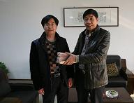 爱心点燃希望，真情传递温暖