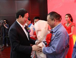Jing Gong Technology Chen Huiping and Yu Junjun Honored with "Top Ten Craftsmen"