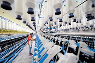 In the first half of the year, the textile industry showed a "two stable" situation