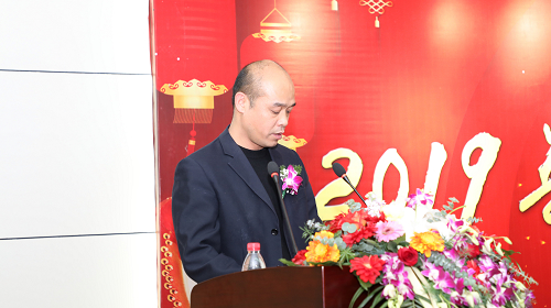1579577327660771.jpg 先进代表冯斌发言.jpg