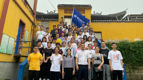 1589267232197515.jpg 6毅行:登顶合影.jpg