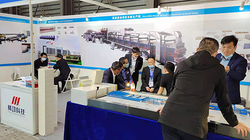1618209322850499.jpg 展会现场.jpg